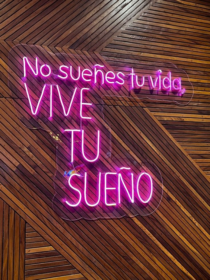 Frase Motivacional en LED neón